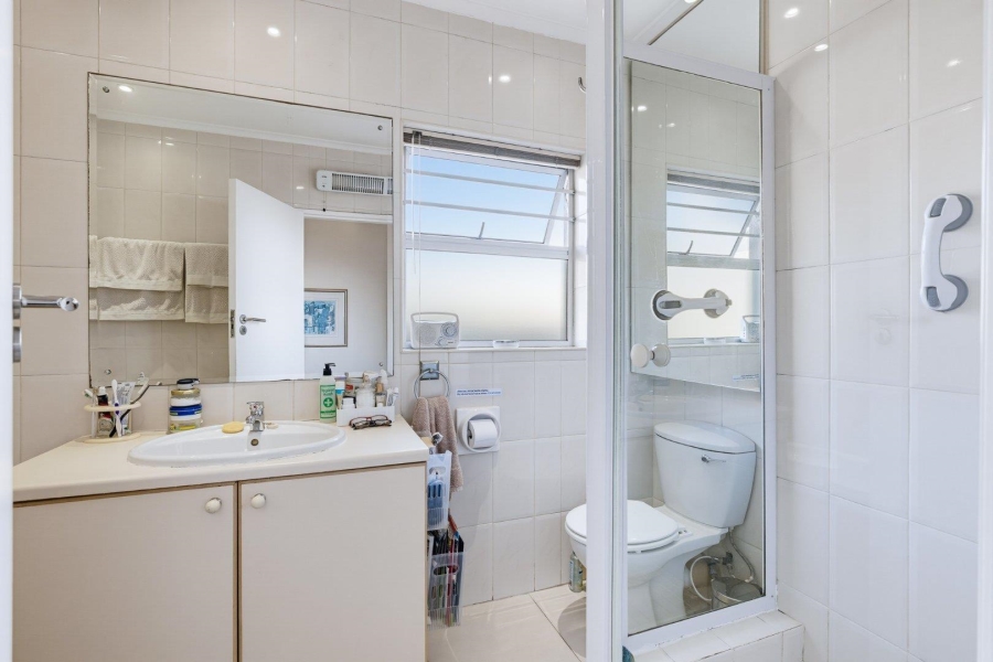2 Bedroom Property for Sale in Sea Point Western Cape